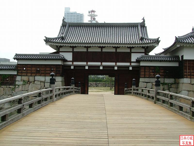 広島城 二の丸表御門 二の丸表御門を正面から