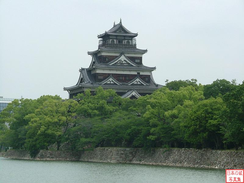 広島城 城外から見る天守 天守を南から見る