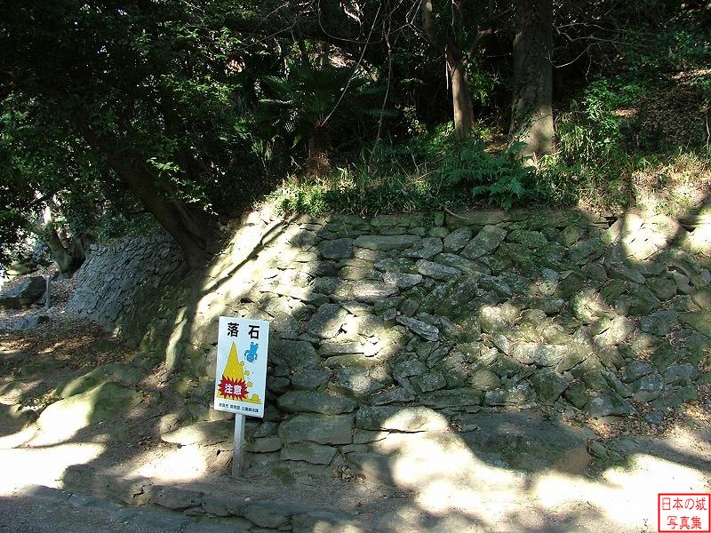 徳島城 弁天池 城山沿いの石積み