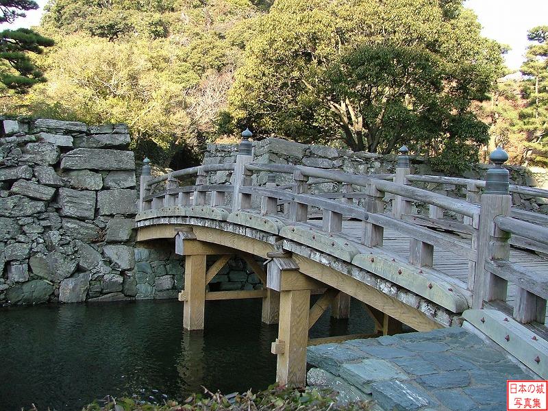 徳島城 数寄屋橋 数寄屋橋。城の東北(鬼門)にあたる門の前に架かる太鼓橋であった。