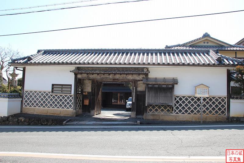 備中高松城 移築城門（遣迎院山門） 京都市内の遣迎院の山門は、備中高松城の城門が移築されたものと伝わる。