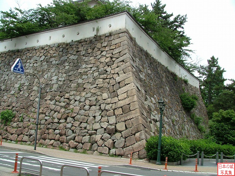 福山城 城外 福山駅前から見る石垣