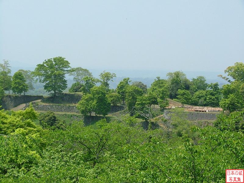 岡城 本丸 本丸から西の丸方向の眺め
