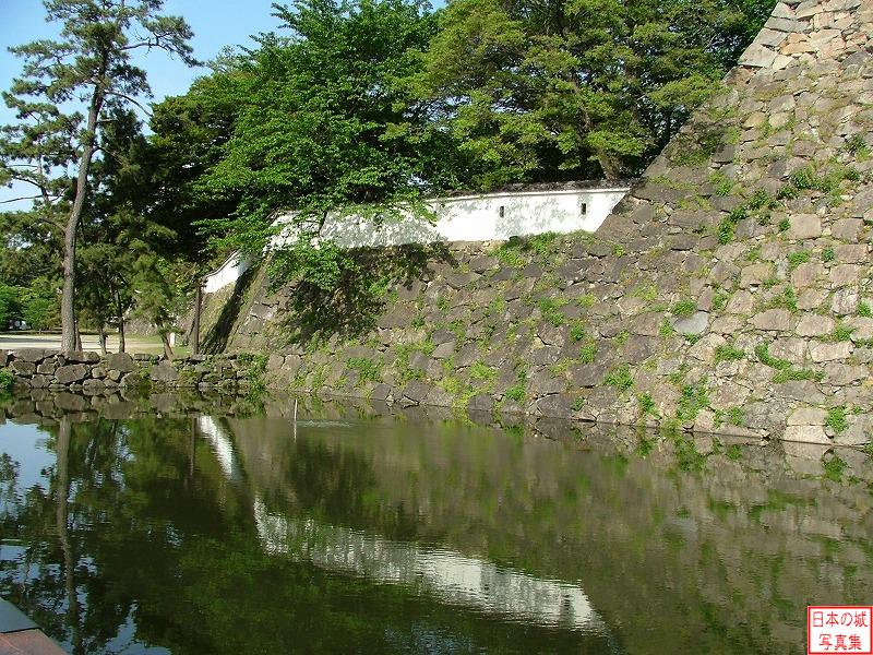 小倉城 二ノ丸 天守東側の水堀