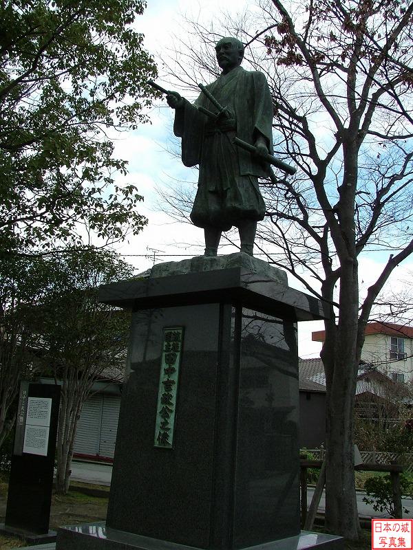 柳川城 城の周辺 田中吉政公之像