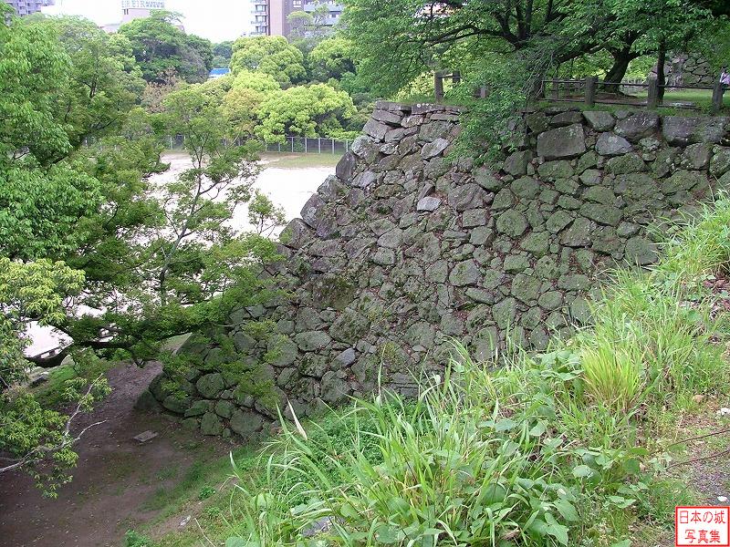 福岡城 本丸 本丸東側の石垣を本丸内から見る