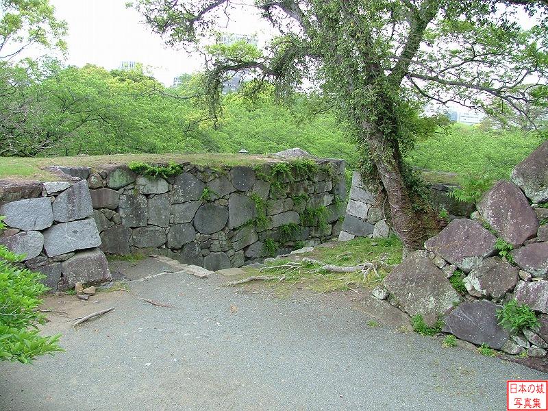 福岡城 大天守跡 本丸から大天守跡への入口である鉄門