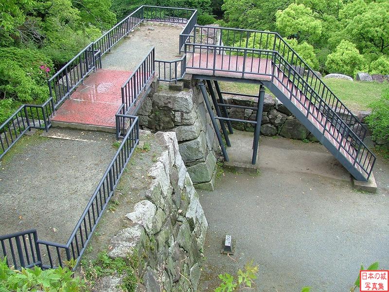 福岡城 大天守跡 大天守入口の埋門の現状。階段が設けられている