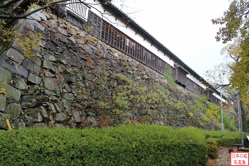 福岡城 西平櫓 西平櫓。現存する櫓が3つ連続する。
