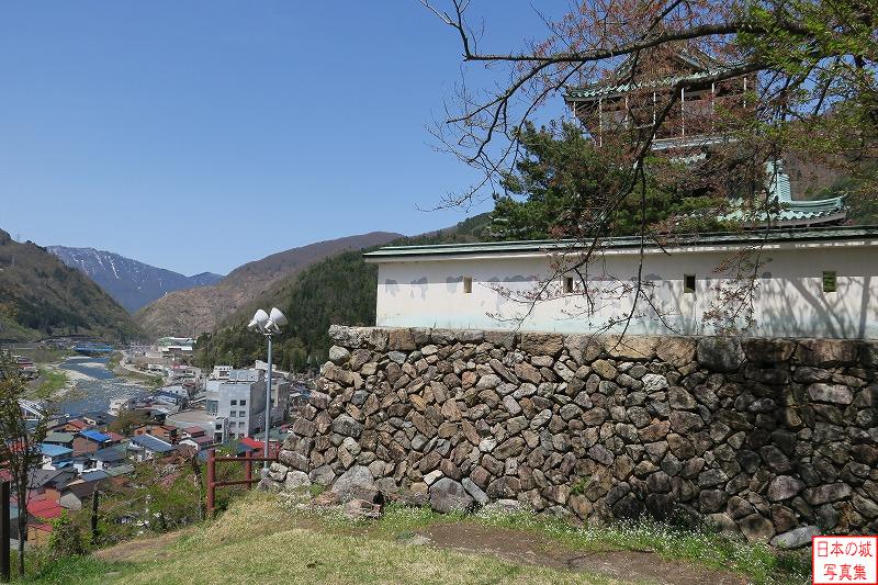 神岡城 城からの眺め 左には高原川、右には天守