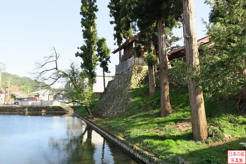 増島城 天守台北側 天守台の北東に幅の広い水濠がある