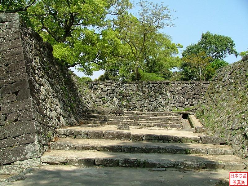 人吉城 二の丸 三の丸から二の丸に登る階段(東側)