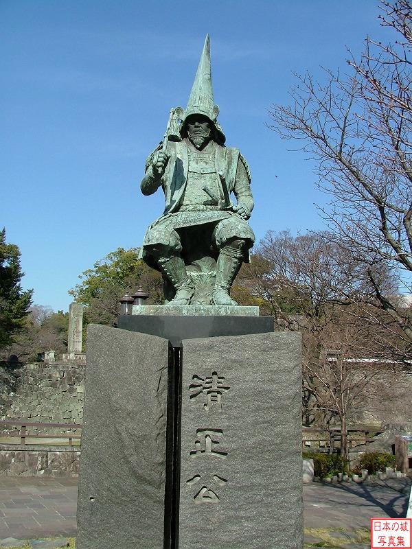 熊本城 坪井川・長塀 熊本城を築いた加藤清正公の像