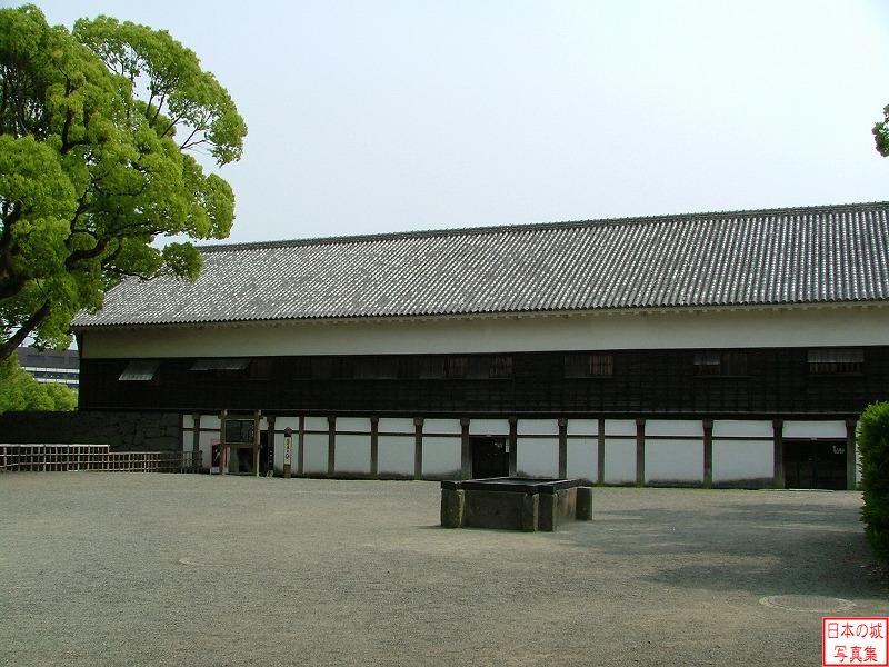 熊本城 数奇屋丸 二階御広間 数奇屋丸から見る二階御広間。平成元年に復元された。