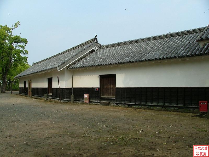 熊本城 十四間櫓、七間櫓 七間櫓(右)・十四間櫓(左)
