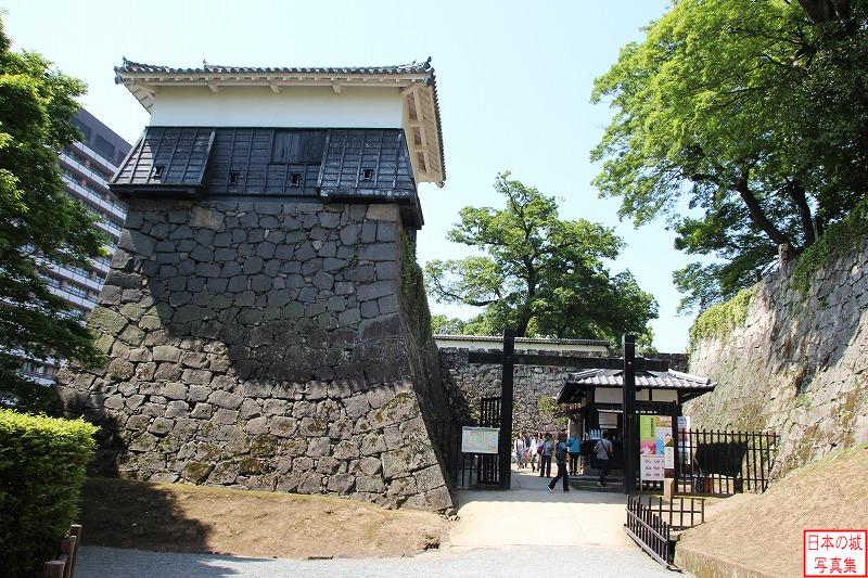 熊本城 須戸口門 須戸口門の様子。左脇には平郭櫓が建つ。