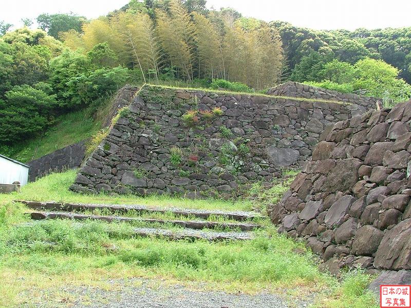 名護屋城 山里口 山里曲輪への入り口である山里口。秀吉は在城中に能や茶道にふけったが、主に山里曲輪で行ったと考えられている。