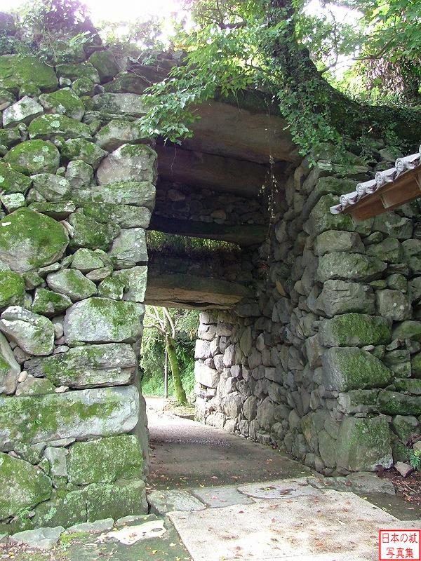 Omura Castle Hole gate