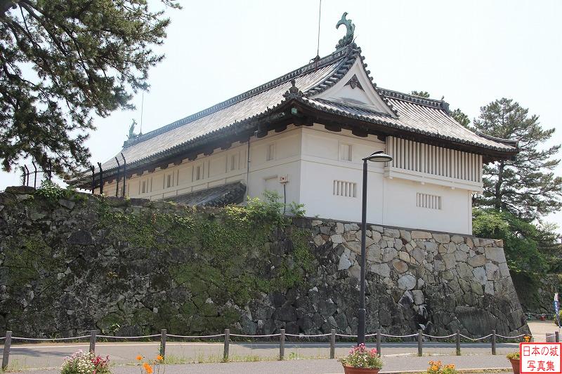 佐賀城 続櫓 続櫓と鯱の門を側面から