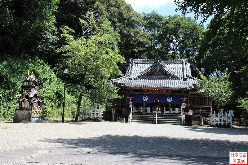 高鍋城 二の丸 二の丸にある舞鶴神社