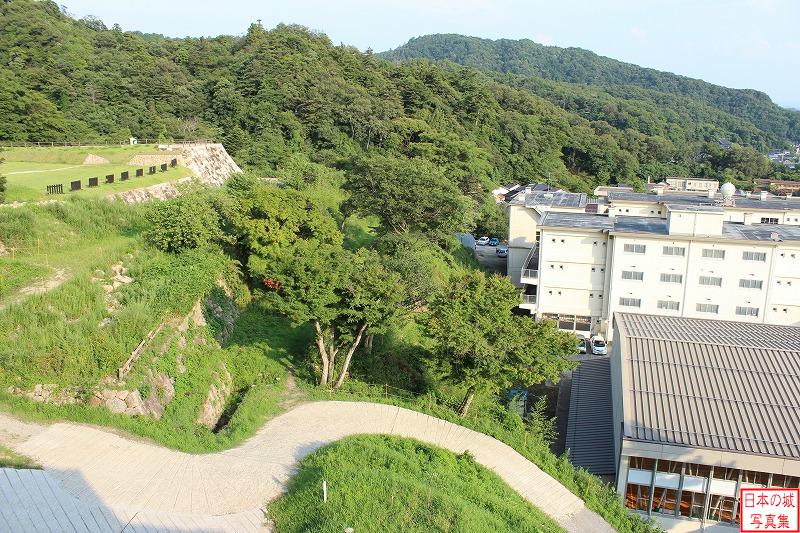 鳥取城 三の丸 三の丸庭園跡。三の丸背後の傾斜地にはかつて庭園があった。