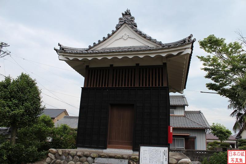 神戸城 移築櫓（蓮花寺鐘楼） 太鼓櫓を別角度から。