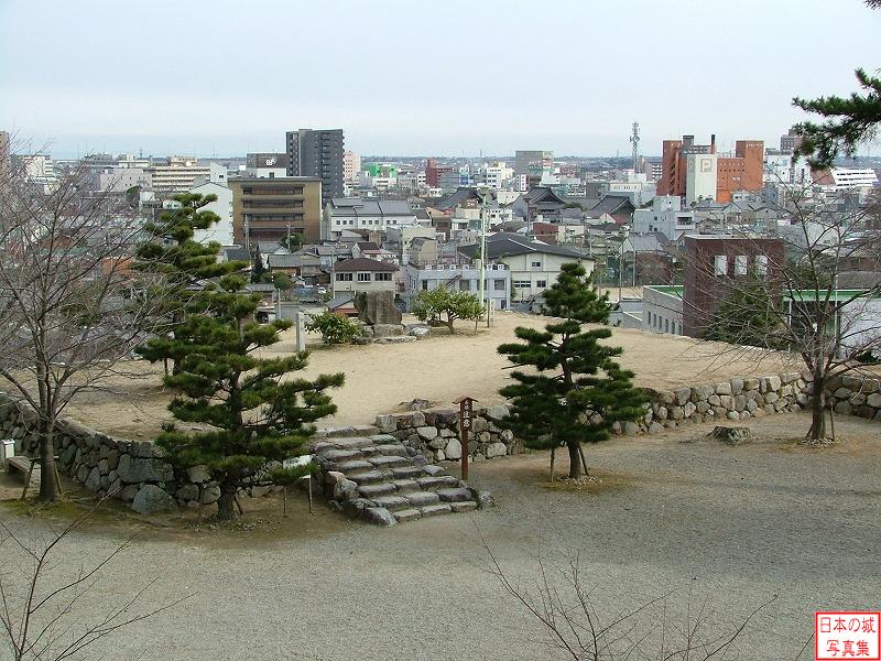 松坂城 本丸 金の間櫓跡から見る月見櫓