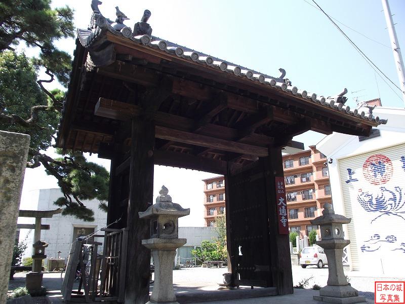 Saijou Jinya Relocated gate (Main gate of Daitsuu temple)