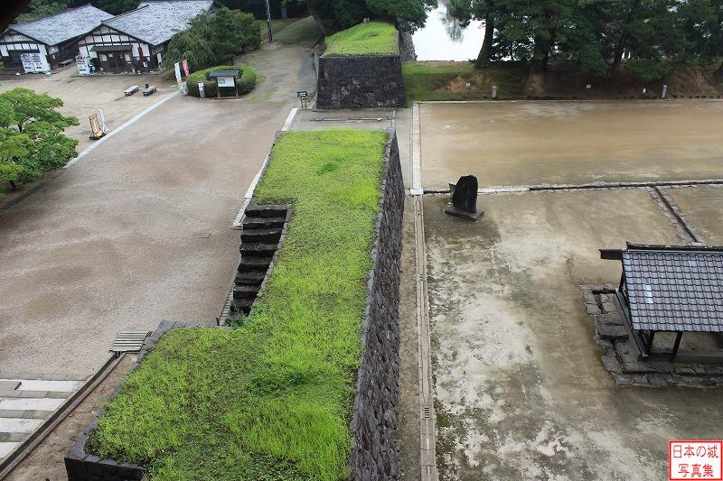 松江城 大手門跡 太鼓櫓内から大手門跡を見下ろす