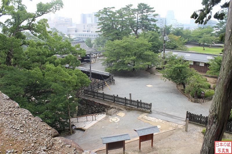 松江城 二ノ丸 二の丸を見下ろす