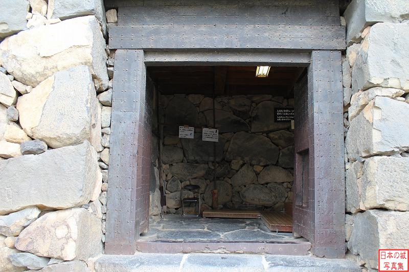 松江城 天守 天守入口。天守には天守に付属する附櫓から入る。