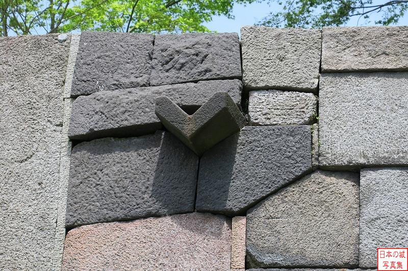金沢城 色紙短冊積石垣 V字型の石の拡大