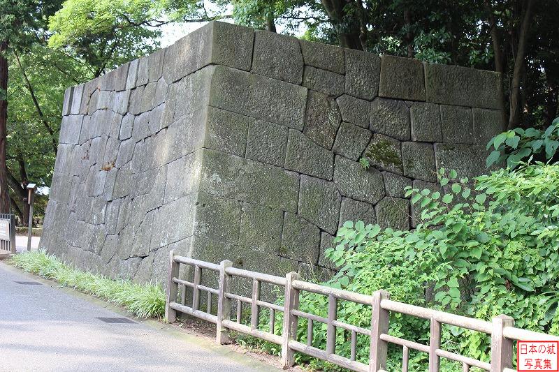 金沢城 土橋門跡 土橋門の右手の石垣。往時は枡形門で、大きな櫓門が設けられていたと言う。