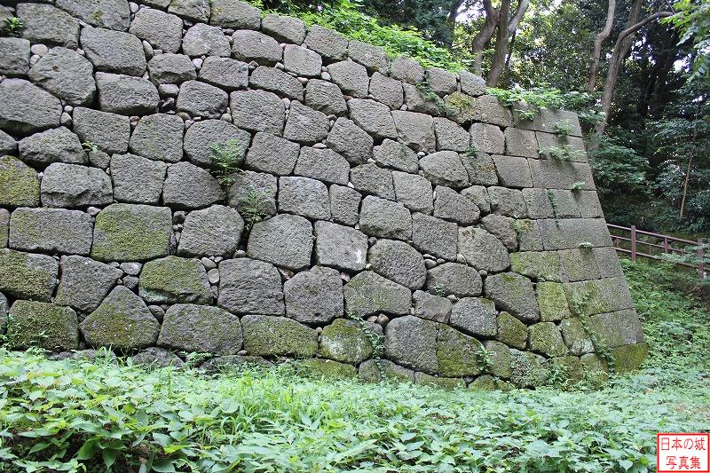 金沢城 薪の丸石垣 薪の丸東側の石垣。寛文六年(1666)に改修された事が記録されている。