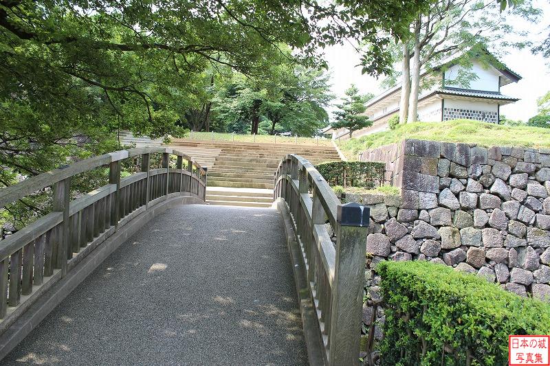 金沢城 二の丸 極楽橋。本丸と二の丸を結ぶ橋。橋を渡ると本丸付段に至る。