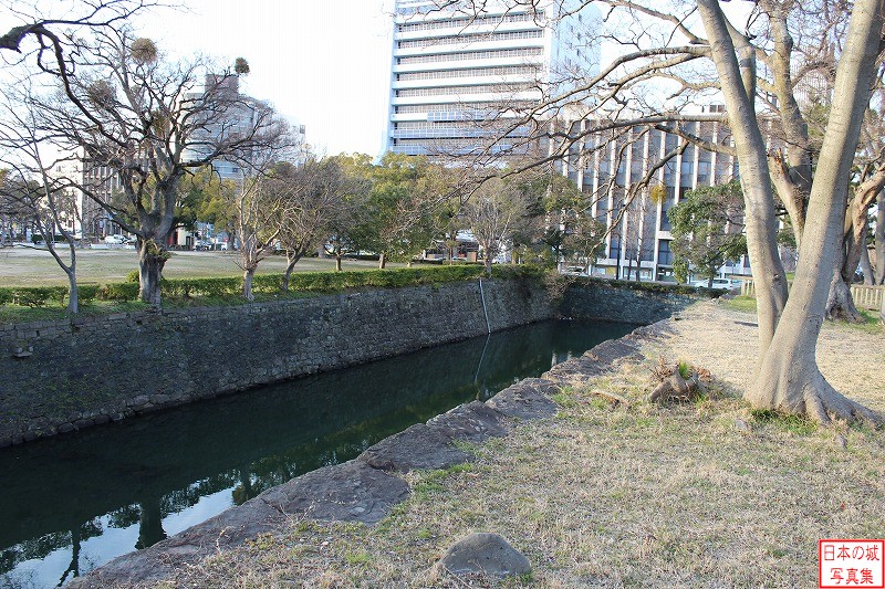 和歌山城 二の丸 二の丸と西の丸を隔てる水濠