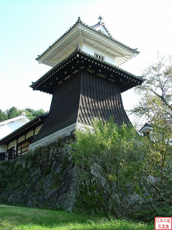 岩村城 太鼓櫓 太鼓櫓。近年建てられたもの。往時も太鼓櫓で太鼓を打ち鳴らすことで、城下に時を伝えた。