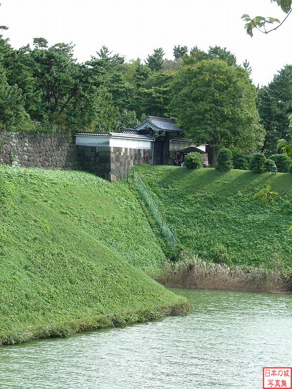 江戸城 半蔵門 半蔵門を北側(半蔵濠側)から見る