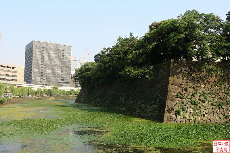 江戸城 清水門（高麗門） 清水門付近から見る清水濠