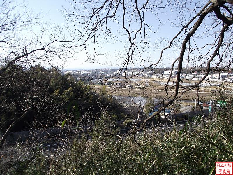 小机城 本丸 本丸からの眺め。第三京浜が見える