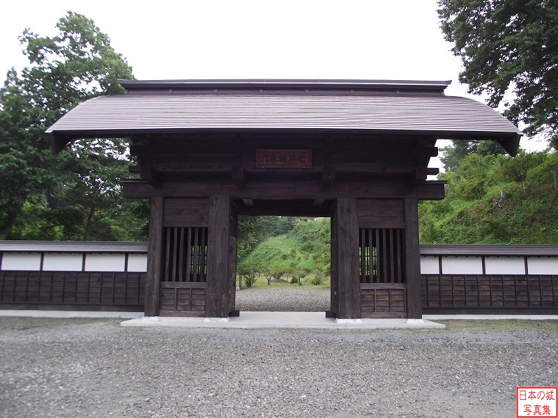 Shichinohe Castle East gate