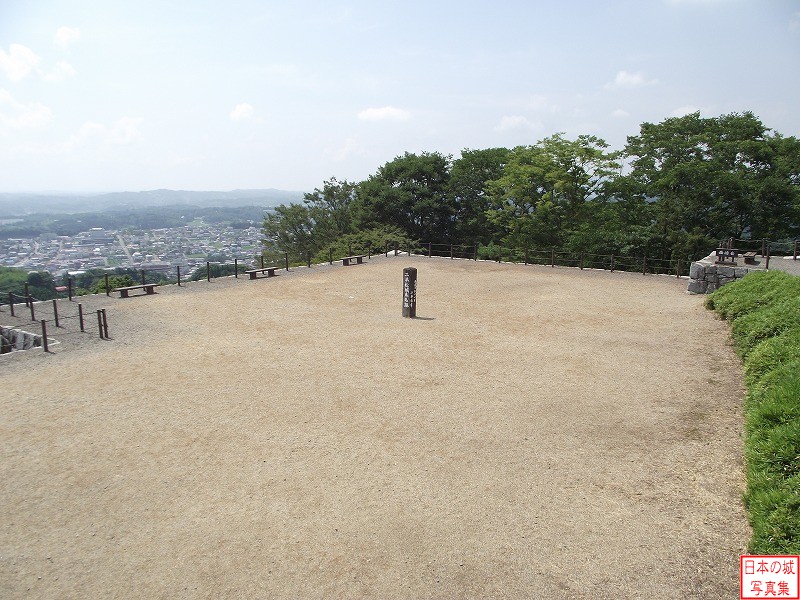 二本松城 本丸 天守台から見る本丸のようす