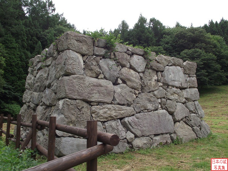 鴫山城 大門 大門の左側の石垣