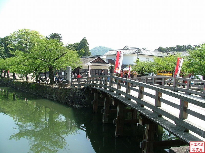彦根城 表門跡 表門前の木橋を城内から見る
