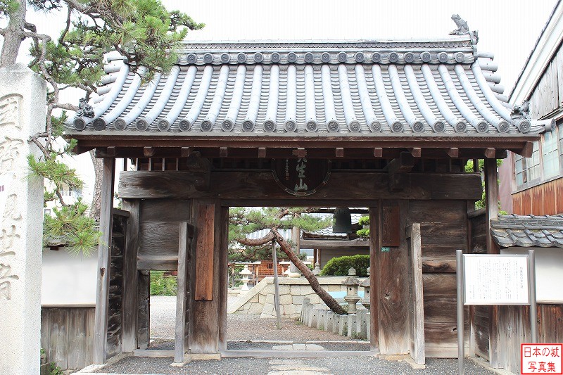 長浜城 伝移築城門（知善院山門） 知善院はもとは小谷城下にあったが、羽柴秀吉によって統治に移されたと伝わる。
