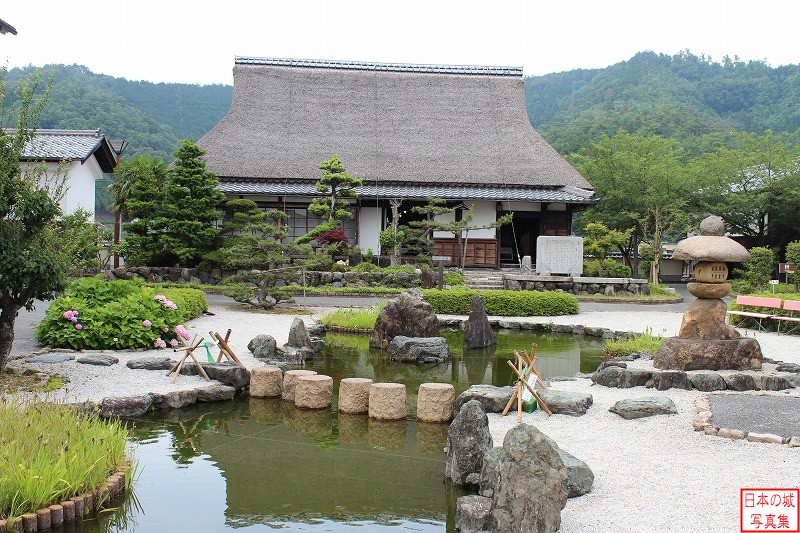 小谷城 浅井歴史民俗資料館 さまざまな歴史的な建物が移築・再建されている