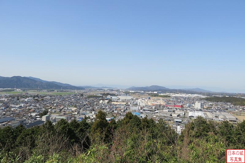 水口岡山城 伝西の丸 展望台からの眺め。城の西～南方を望める