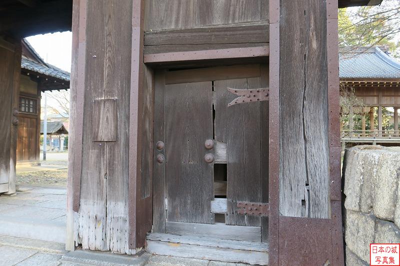 膳所城 移築城門（膳所神社北門） 右側に脇門が設けられている