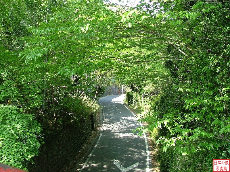 犬山城 三の丸 空堀は車道となっている