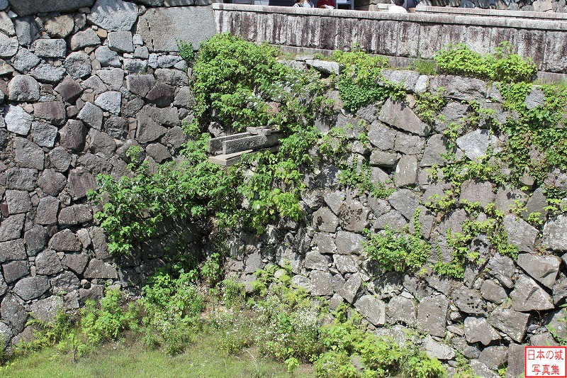 名古屋城 本丸表門 表二之門前の土橋の石垣